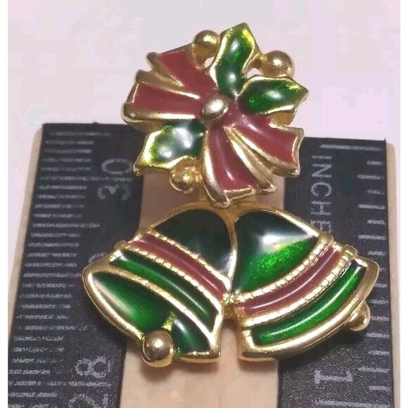 A I N Earrings Pierced Christmas Bow Bell Jacket Holly Red Green Goldtone Signed - Picture 7 of 8